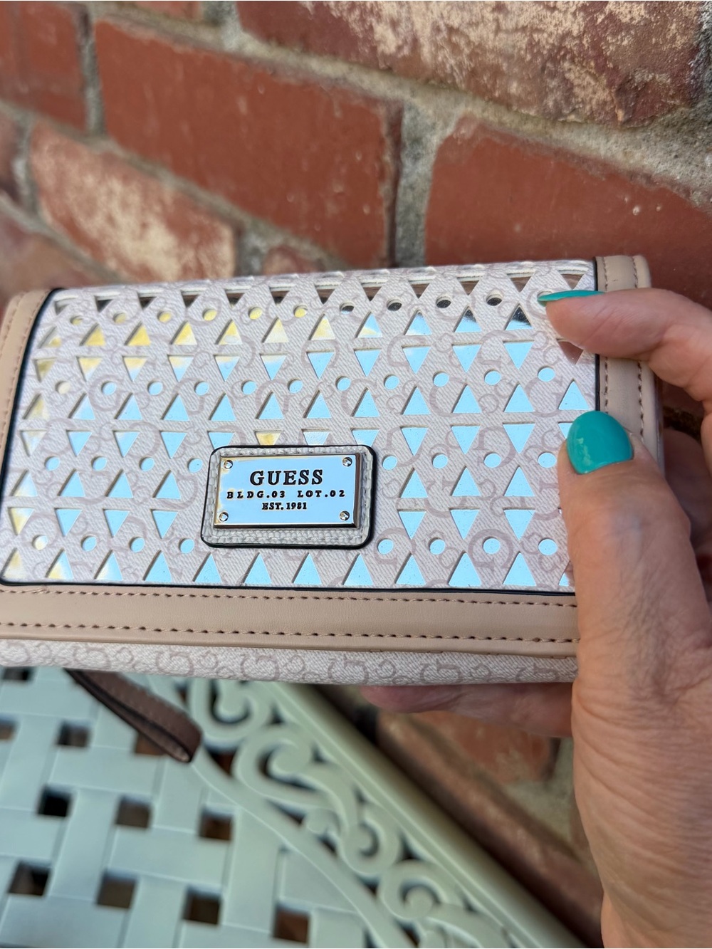 GUESS Mirrored Triangle Wallet NWOT - Picture 2 of 7